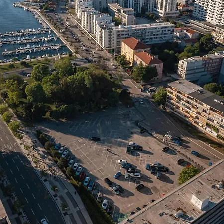 アパート Goga Nova